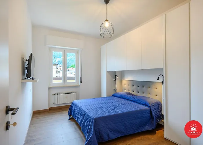 Golfo Dei Poeti Holidays