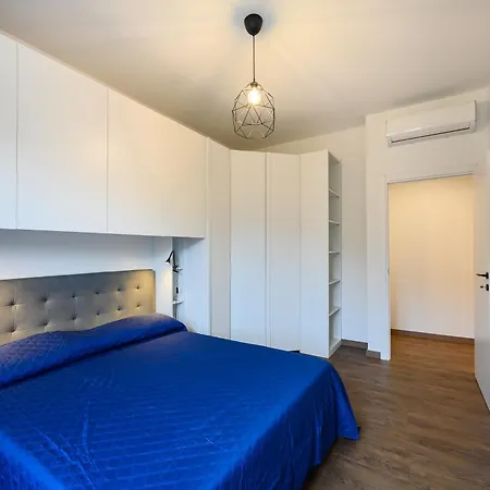 Golfo Dei Poeti Holidays Apartment