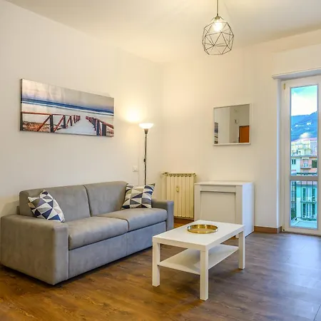 Golfo Dei Poeti Holidays Apartment *